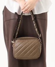 OZ5KA21089 eur3(エウルキューブ) ステッチスクエアショルダーバッグ モカ(84)