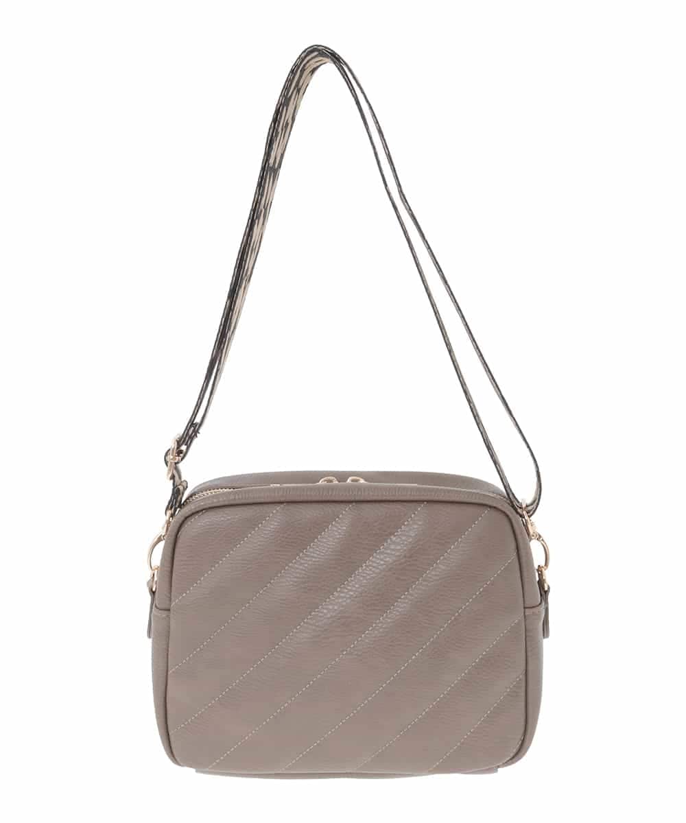 OZ5KA21089 eur3(エウルキューブ) ステッチスクエアショルダーバッグ モカ(84)