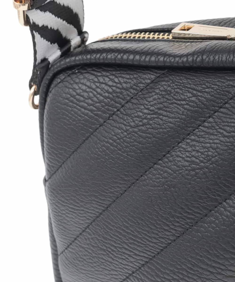 OZ5KA21089 eur3(エウルキューブ) ステッチスクエアショルダーバッグ ブラック(94)