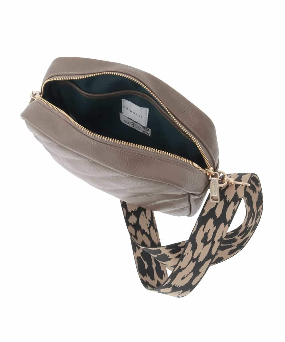 OZ5KA21089 eur3(エウルキューブ) ステッチスクエアショルダーバッグ ブラック(94)