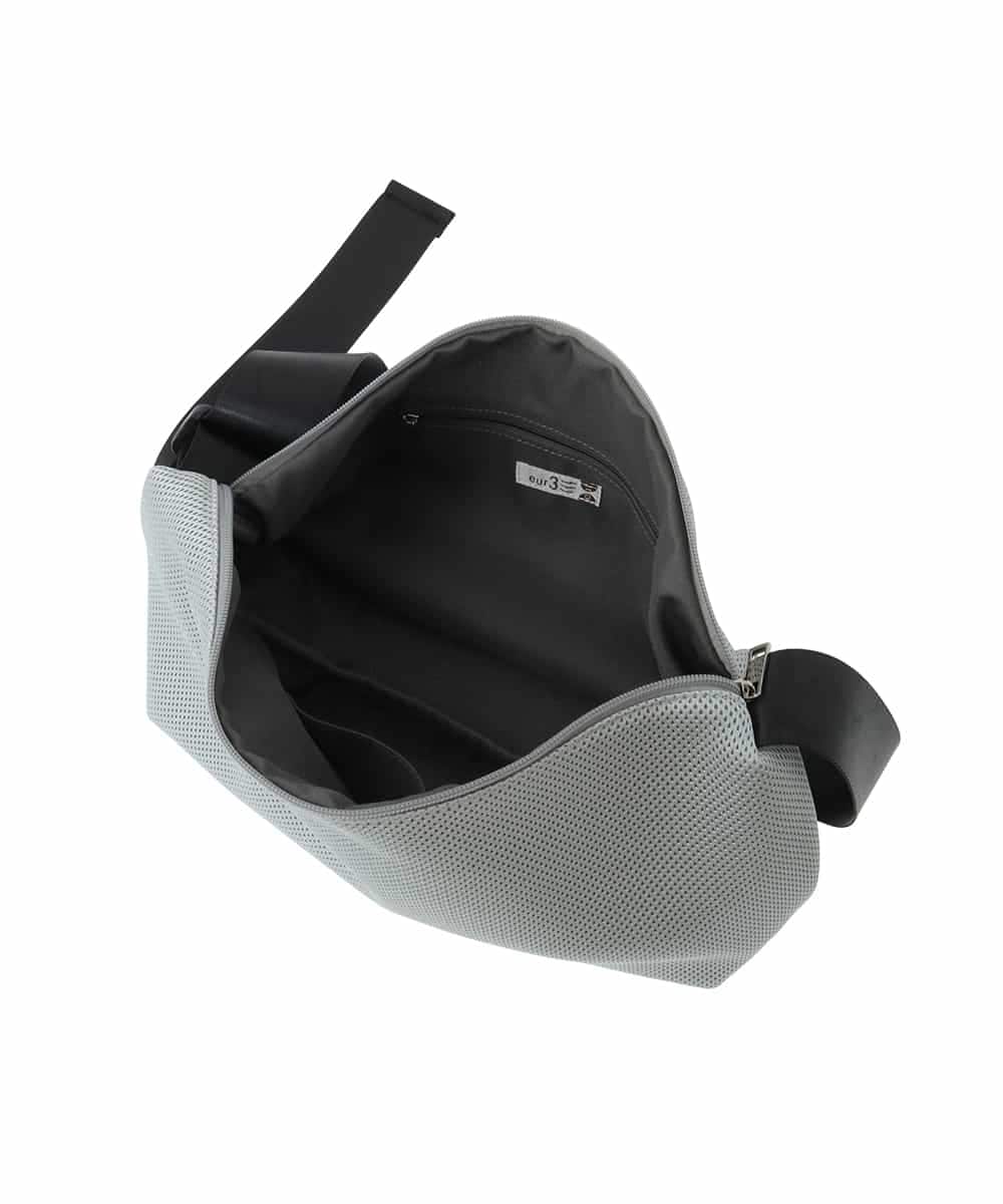 OZ5KD22069 eur3(エウルキューブ) メッシュナイロンショルダーバッグ シルバー
