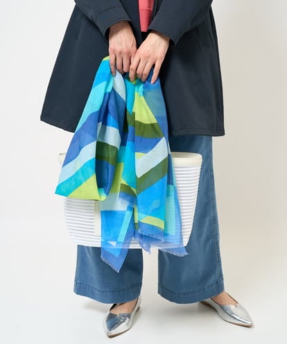 PF3EB19190  幾何学柄シルク混ストール