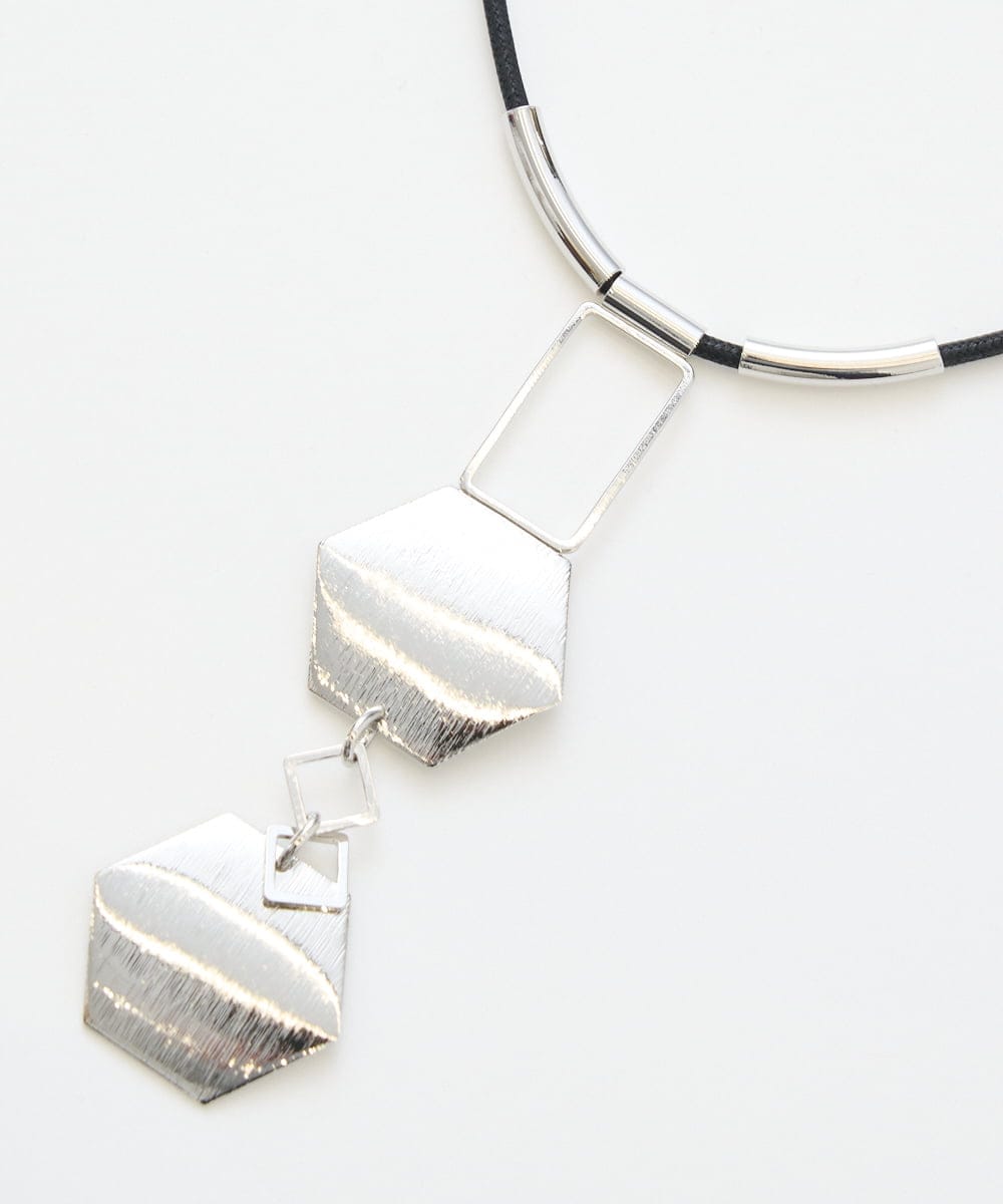 PG2EE03098 GEORGES RECH(ジョルジュ・レッシュ)  [日本製]ロッカクメタリックネックレス シルバー