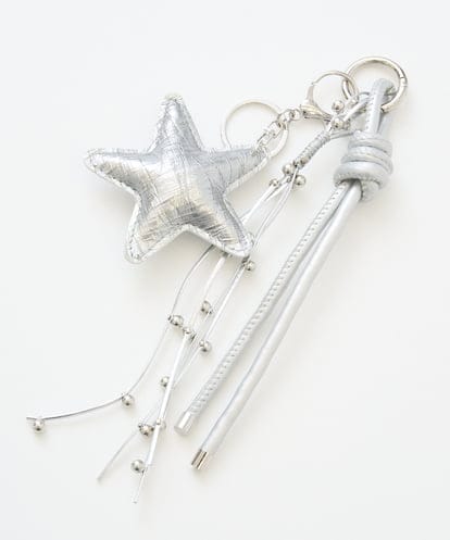 PG2EE12038 GEORGES RECH フェイクレザーシルバースターチャーム