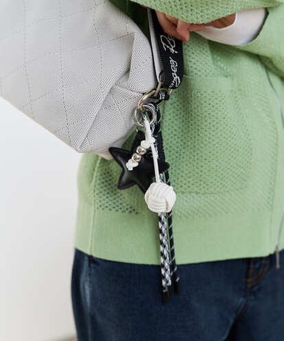 PG2EE13038 GEORGES RECH フェイクレザーモノトーンスターチャーム