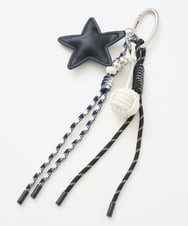 PG2EE13038 GEORGES RECH(ジョルジュ・レッシュ) フェイクレザーモノトーンスターチャーム ブラック