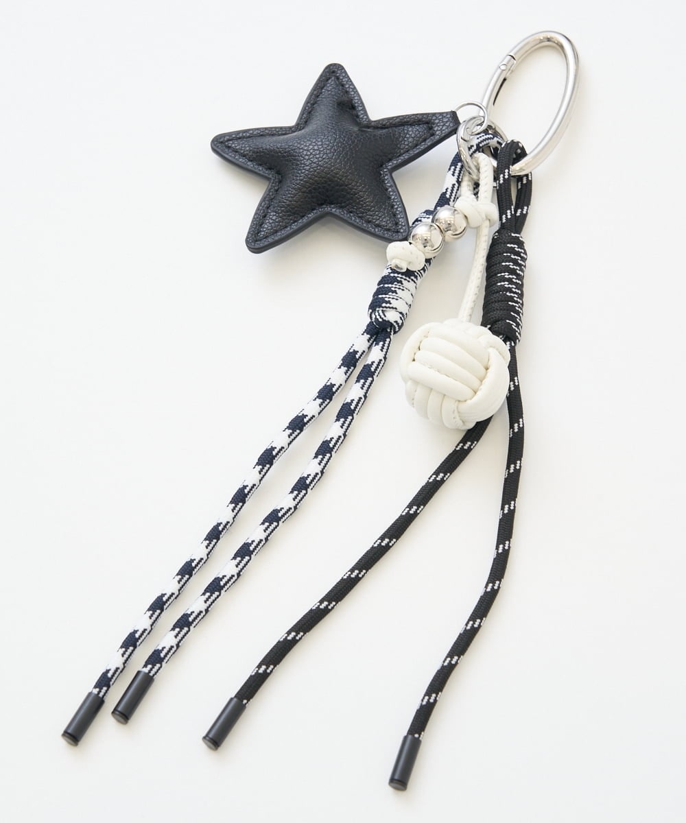 PG2EE13038 GEORGES RECH(ジョルジュ・レッシュ) フェイクレザーモノトーンスターチャーム ブラック