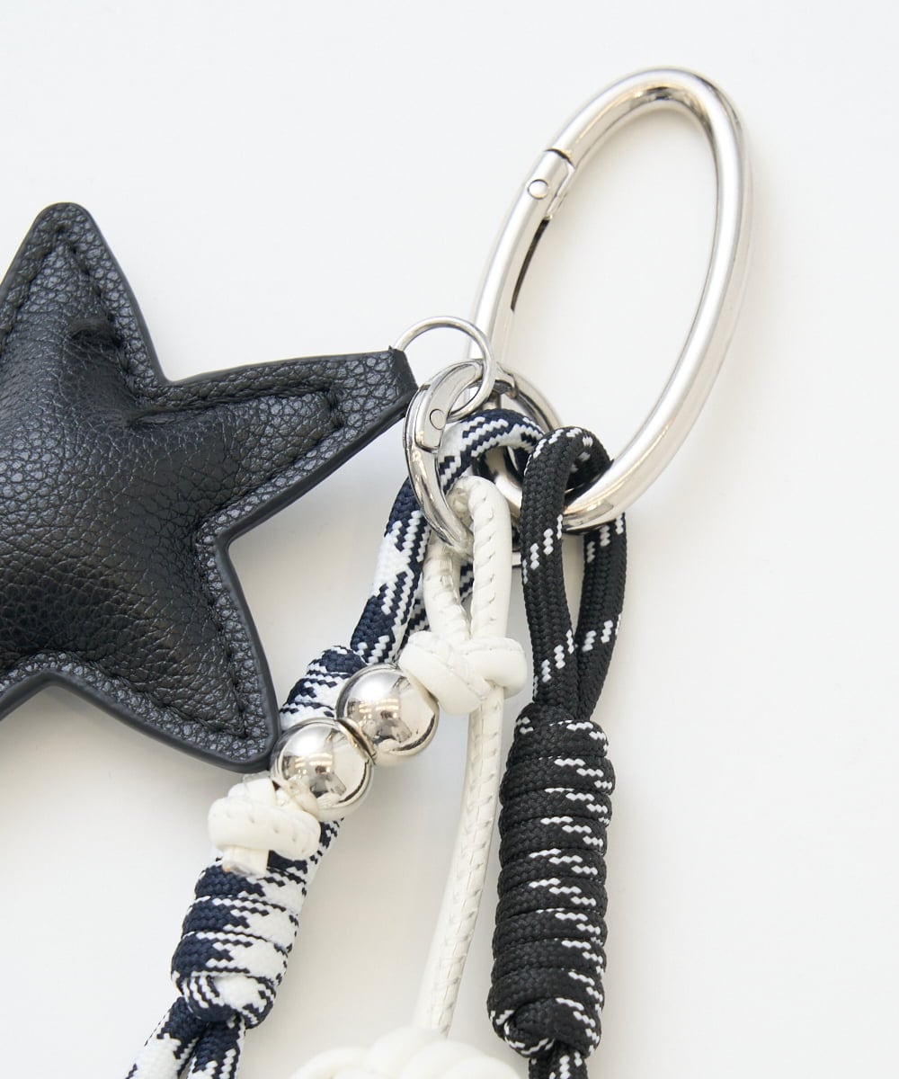 PG2EE13038 GEORGES RECH(ジョルジュ・レッシュ) フェイクレザーモノトーンスターチャーム ブラック