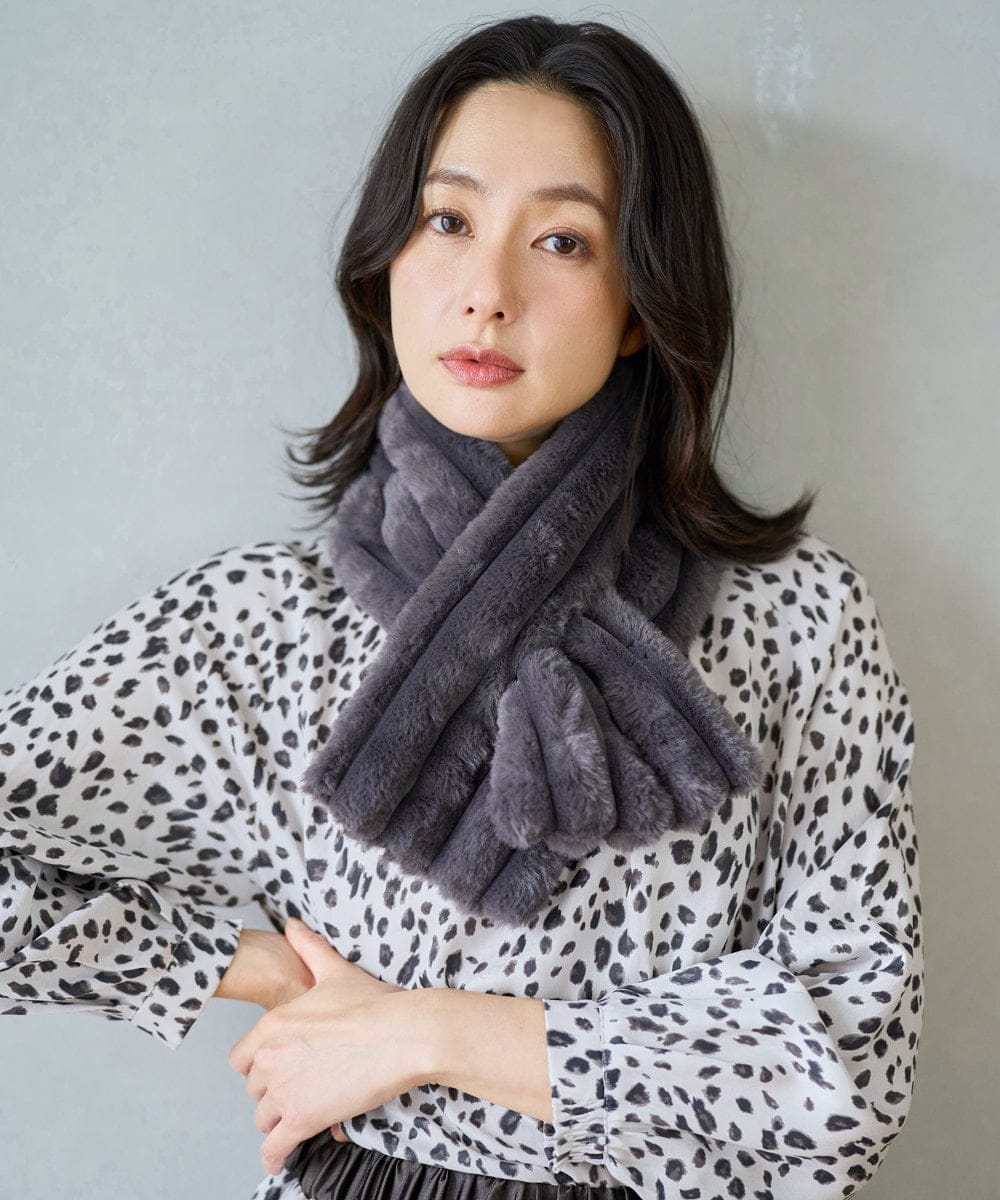 PG3AD11080 GEORGES RECH(ジョルジュ・レッシュ) ストライプフェイクファーティペット ダークグレー