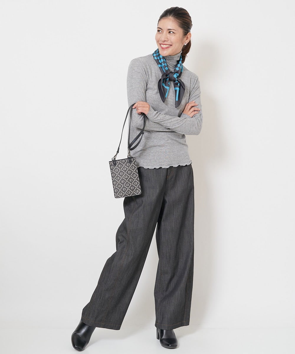 PG3AV08058 GEORGES RECH(ジョルジュ・レッシュ) 幾何学プリントスカーフ ブルー