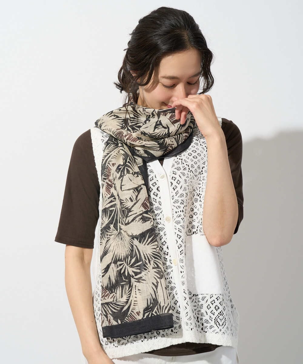 PG3GD25130 GEORGES RECH(ジョルジュ・レッシュ) サファリリーフプリントストール ブラック系