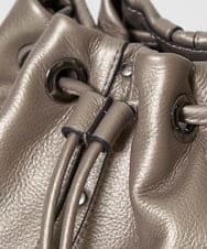 PG5AV10290 GEORGES RECH(ジョルジュ・レッシュ) レザースタッズ巾着ショルダーバッグ ゴールド