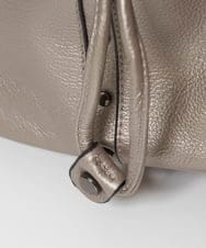 PG5AV10290 GEORGES RECH(ジョルジュ・レッシュ) レザースタッズ巾着ショルダーバッグ ゴールド