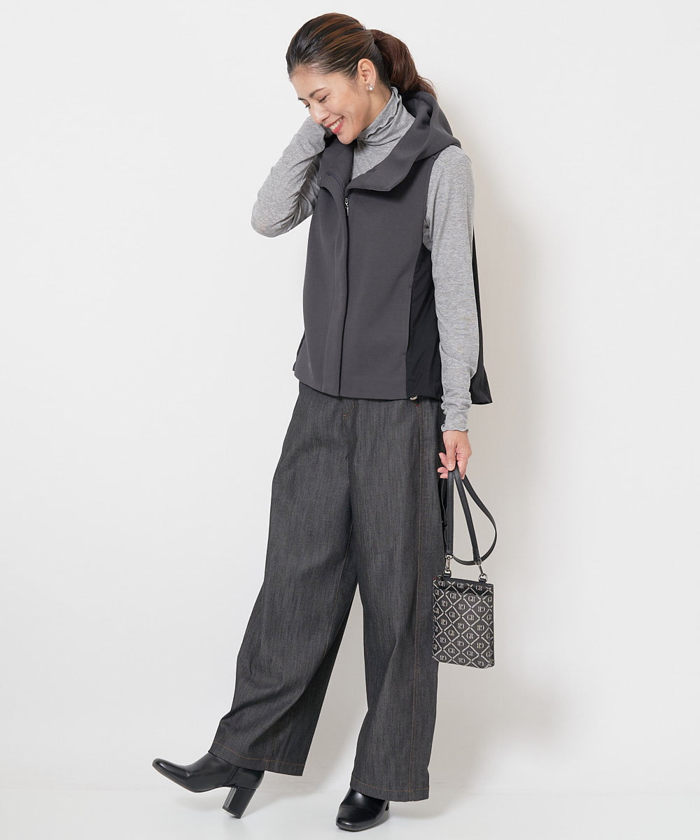 PG5AV12150 GEORGES RECH(ジョルジュ・レッシュ) GRロゴスマホポシェット ブラック系