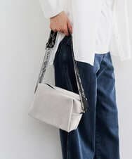 PG5EE11098 GEORGES RECH(ジョルジュ・レッシュ) ニットショルダースクエアバッグ ライトグレー