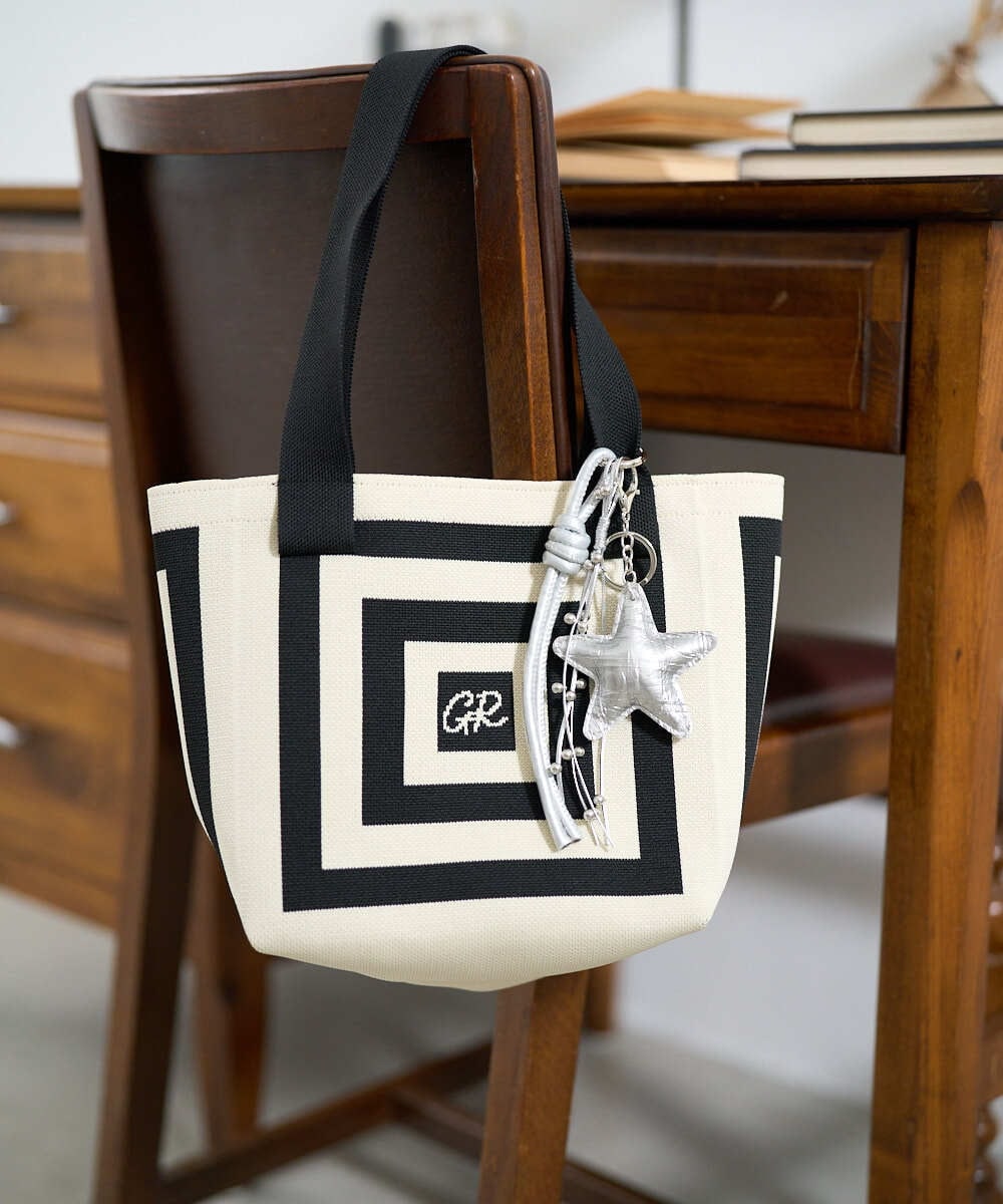 PG5GD27090 GEORGES RECH(ジョルジュ・レッシュ) 幾何学柄ニットトートバッグ ブラック