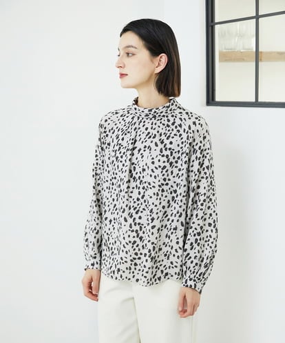 PHBCD49290   [日本製/セットアップ対応]レオパードロールネックブラウス