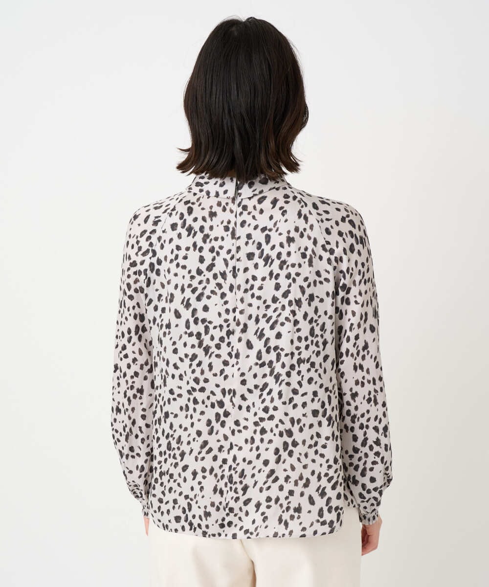 PHBCD49290 GEORGES RECH(小さいサイズ)(メゾン ドゥ サンク)  [日本製/セットアップ対応]レオパードロールネックブラウス ライトグレー