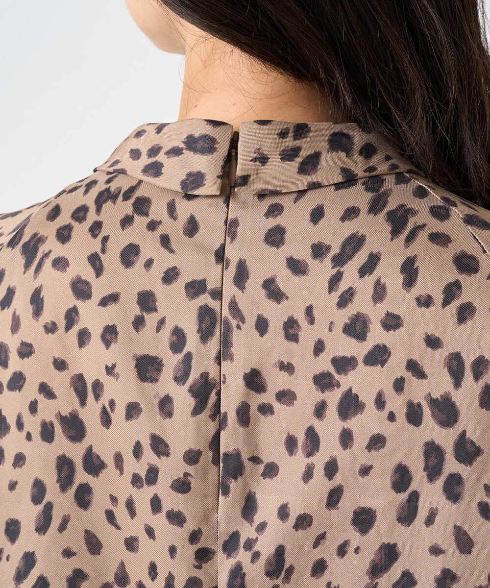 PHBCD49290 GEORGES RECH(小さいサイズ)(メゾン ドゥ サンク)  [日本製/セットアップ対応]レオパードロールネックブラウス ライトグレー