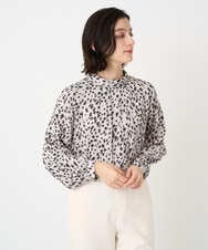 PHBCD49290 GEORGES RECH(小さいサイズ)(メゾン ドゥ サンク)  [日本製/セットアップ対応]レオパードロールネックブラウス ライトグレー