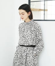 PHBCD49290 GEORGES RECH(小さいサイズ)(メゾン ドゥ サンク)  [日本製/セットアップ対応]レオパードロールネックブラウス ライトグレー