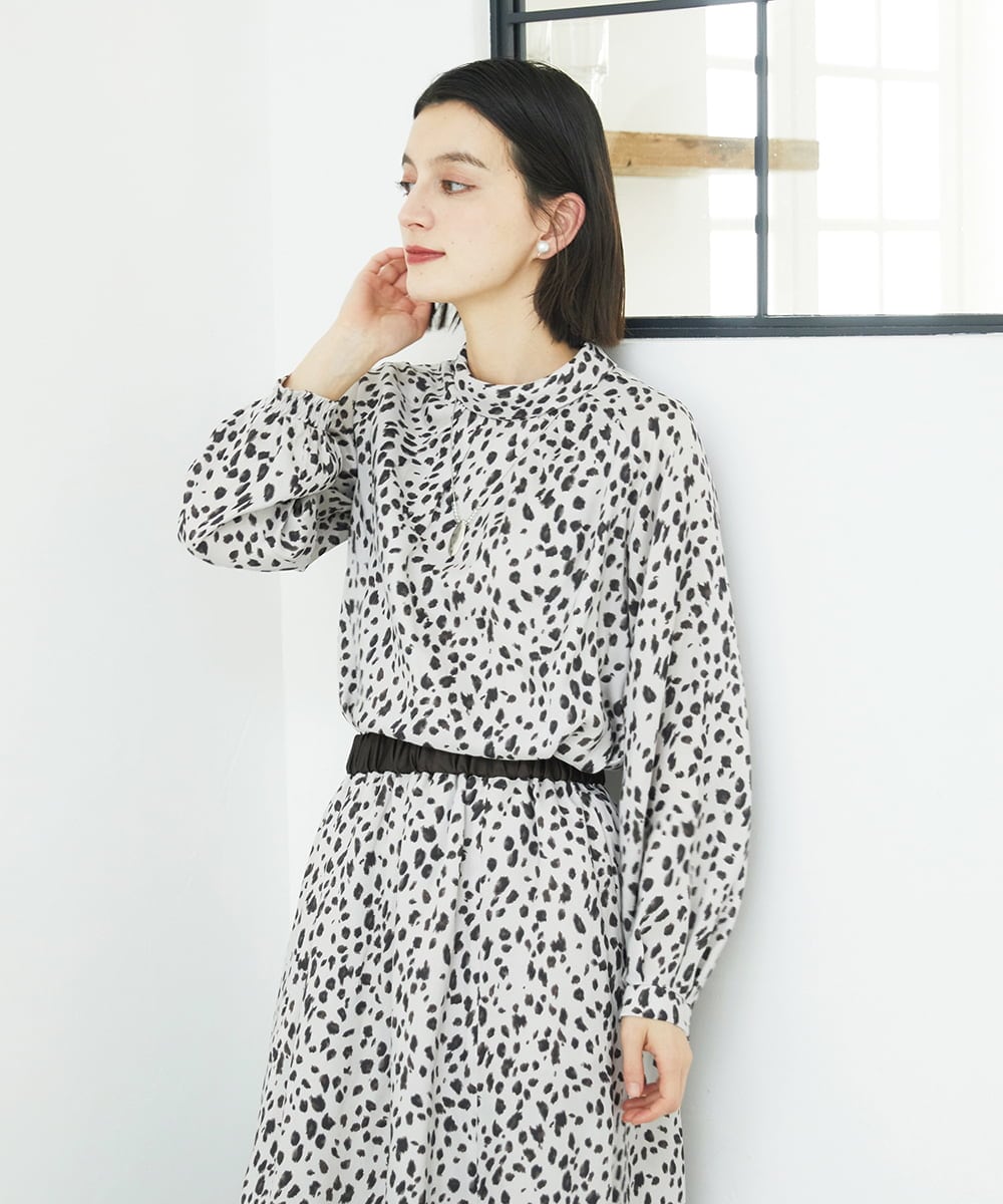 PHBCD49290 GEORGES RECH(小さいサイズ)(メゾン ドゥ サンク)  [日本製/セットアップ対応]レオパードロールネックブラウス ライトグレー