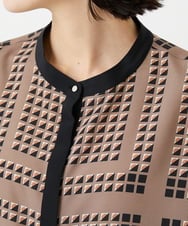 PHBGD14290 GEORGES RECH(小さいサイズ)(メゾン ドゥ サンク)  [日本製/セットアップ対応]ジオメトリックスカーフ柄ブラウス ベージュ系