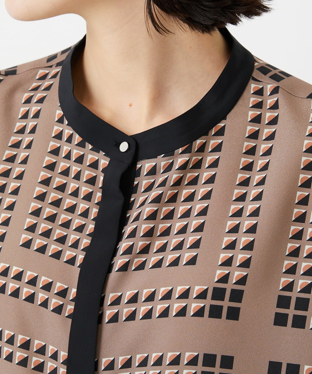 PHBGD14290 GEORGES RECH(小さいサイズ)(メゾン ドゥ サンク)  [日本製/セットアップ対応]ジオメトリックスカーフ柄ブラウス ベージュ系