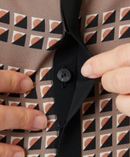 PHBGD14290 GEORGES RECH(小さいサイズ)(メゾン ドゥ サンク)  [日本製/セットアップ対応]ジオメトリックスカーフ柄ブラウス ベージュ系