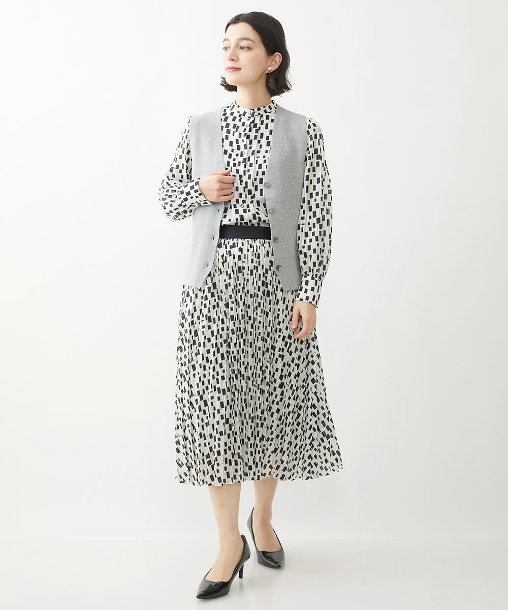 PHHEW04360 GEORGES RECH(小さいサイズ)(メゾン ドゥ サンク) ランダムスクエアプリントプリーツスカート アイボリー