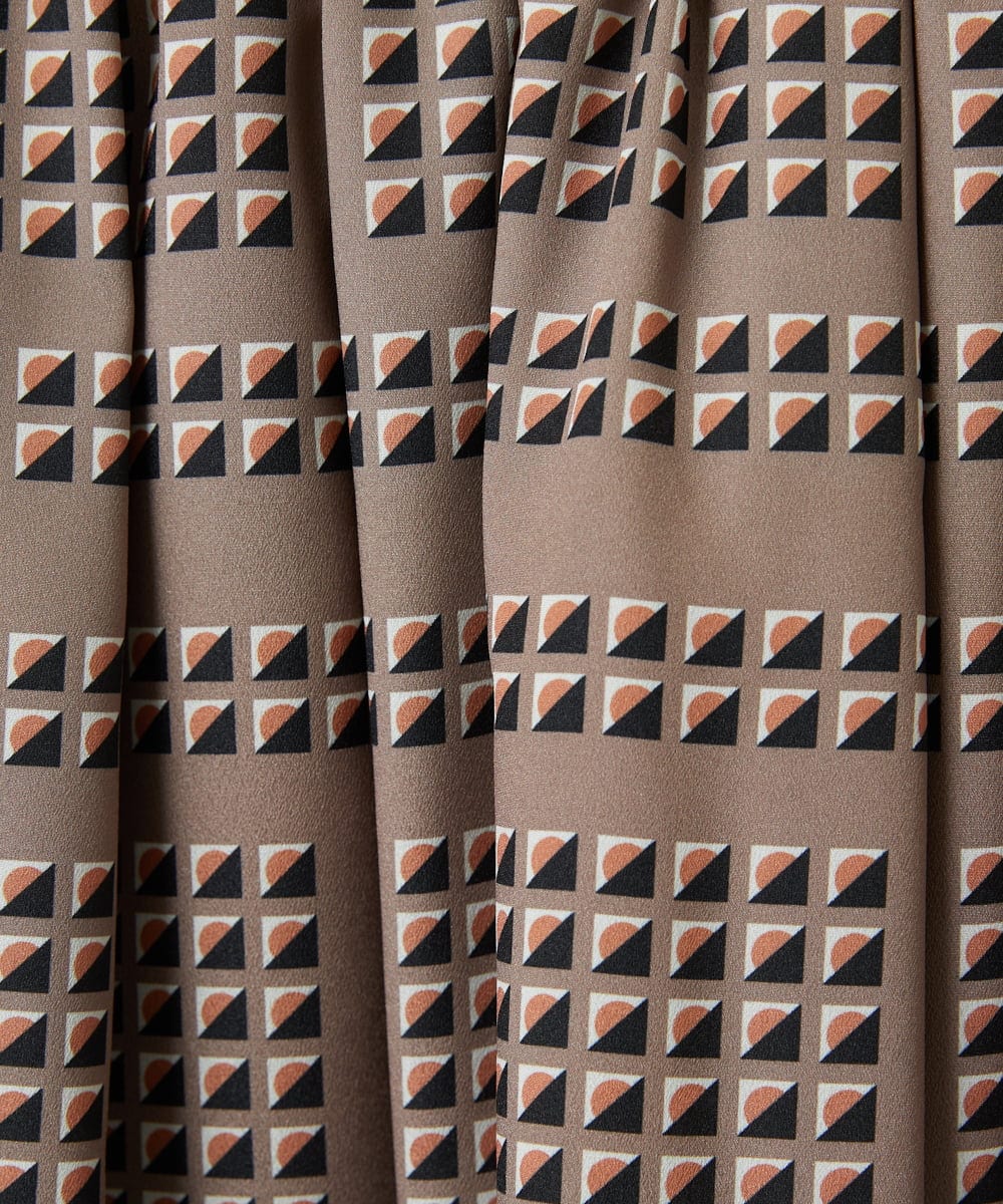 PHHGD14360 GEORGES RECH(小さいサイズ)(メゾン ドゥ サンク)  [日本製/セットアップ対応]ジオメトリックスカーフ柄スカート ベージュ系