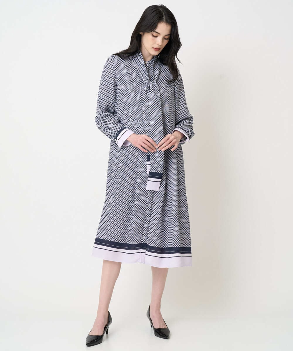 PJECD04720 CHRISTIAN AUJARD Lサイズ(クリスチャン・オジャール Lサイズ) 【大きいサイズ】棒タイ付プリントワンピース ネイビー