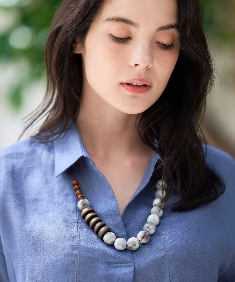 PL2GD21120 CHRISTIAN AUJARD(クリスチャン・オジャール) マーブル＆ウッドネックレス ライトグレー