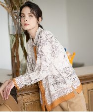 PRBAD32490 CHRISTIAN AUJARD(クリスチャン・オジャール) アートプリント長袖ブラウス ベージュ×オレンジ