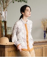 PRBAD32490 CHRISTIAN AUJARD(クリスチャン・オジャール) アートプリント長袖ブラウス ベージュ×オレンジ