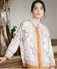 PRBAD32490 CHRISTIAN AUJARD(クリスチャン・オジャール) アートプリント長袖ブラウス ベージュ×オレンジ