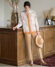 PRBAD32490 CHRISTIAN AUJARD(クリスチャン・オジャール) アートプリント長袖ブラウス ベージュ×オレンジ