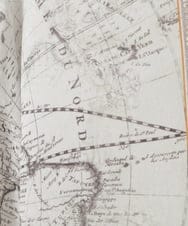 PYBAD32490 CHRISTIAN AUJARD(小さいサイズ)(メゾン ドゥ サンク) アートプリント長袖ブラウス ベージュ×オレンジ