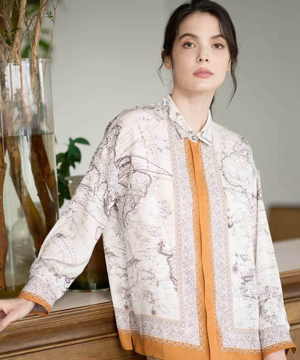 PYBAD32490 CHRISTIAN AUJARD(小さいサイズ)(メゾン ドゥ サンク) アートプリント長袖ブラウス ベージュ×オレンジ