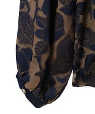 PYBAG34490 CHRISTIAN AUJARD(小さいサイズ)(メゾン ドゥ サンク) [セットアップ対応]ラインオパールフラワーブラウス ネイビー