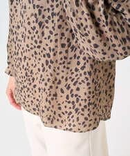 PZBCD49290 GEORGES RECH(ジョルジュ・レッシュ)  [日本製/セットアップ対応]レオパードロールネックブラウス ライトグレー