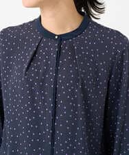 PZBEF30290 GEORGES RECH(ジョルジュ・レッシュ)  [セットアップ対応]ランダムドットバンドカラーブラウス ネイビー