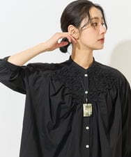PZBGA42330 GEORGES RECH(ジョルジュ・レッシュ) バンドカラーハンドスモッキング7分袖ブラウス ブラック