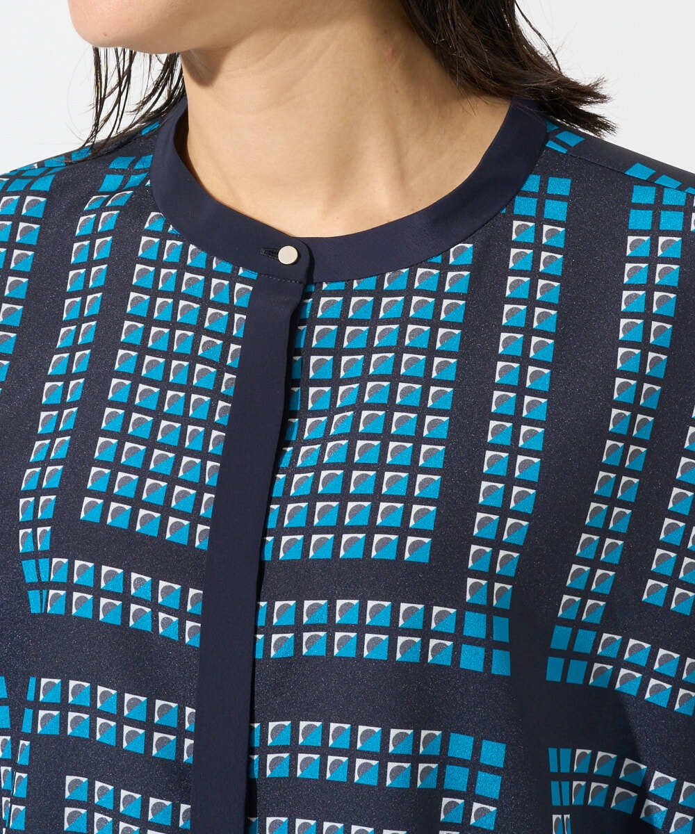 PZBGD14290 GEORGES RECH(ジョルジュ・レッシュ)  [日本製/セットアップ対応]ジオメトリックスカーフ柄ブラウス ベージュ系