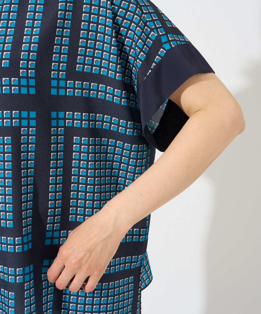 PZBGD14290 GEORGES RECH(ジョルジュ・レッシュ)  [日本製/セットアップ対応]ジオメトリックスカーフ柄ブラウス ベージュ系