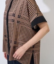 PZBGD14290 GEORGES RECH(ジョルジュ・レッシュ)  [日本製/セットアップ対応]ジオメトリックスカーフ柄ブラウス ベージュ系