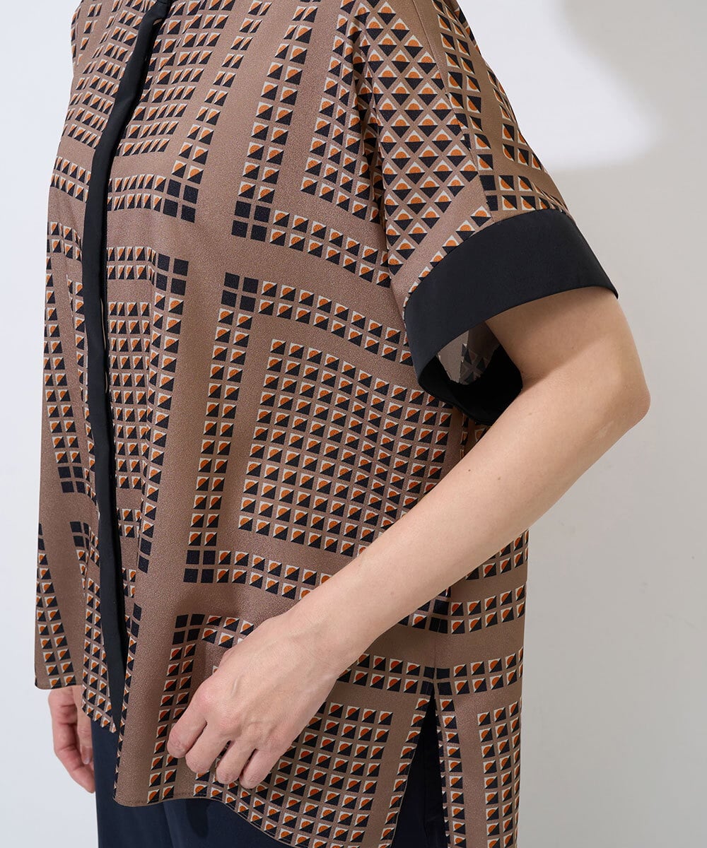 PZBGD14290 GEORGES RECH(ジョルジュ・レッシュ)  [日本製/セットアップ対応]ジオメトリックスカーフ柄ブラウス ベージュ系