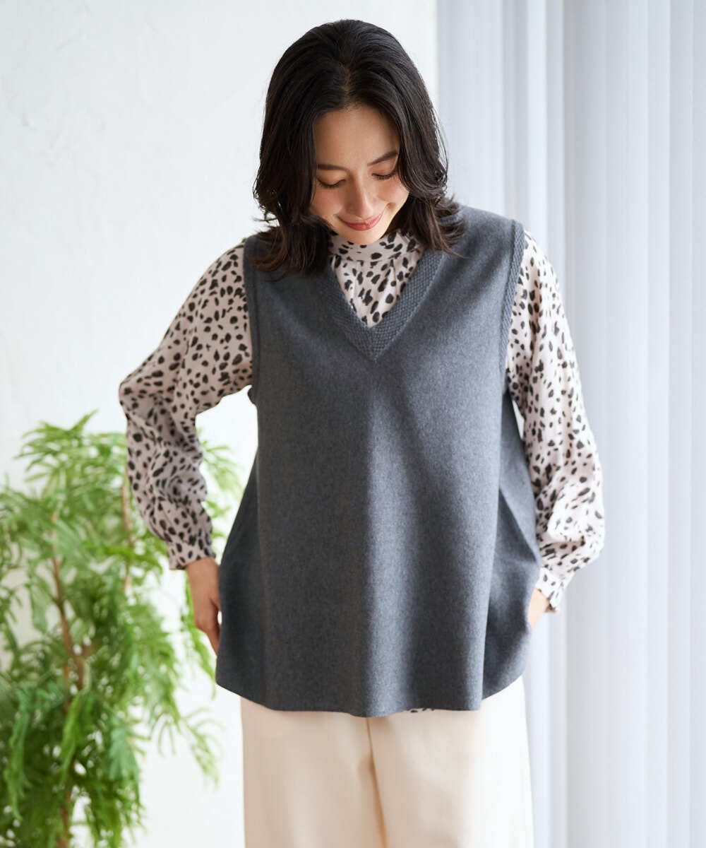 PZFAD33230 GEORGES RECH(ジョルジュ・レッシュ)  [セットアップ対応]Vネックフレアニットベスト ライトグレー