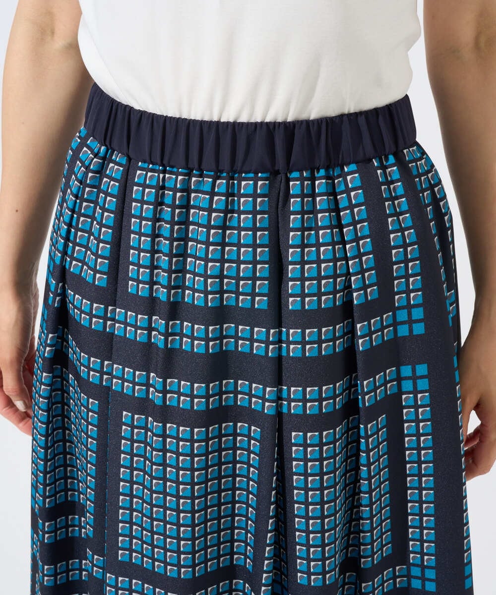 PZHGD14360 GEORGES RECH(ジョルジュ・レッシュ)  [日本製/セットアップ対応]ジオメトリックスカーフ柄スカート ネイビー系