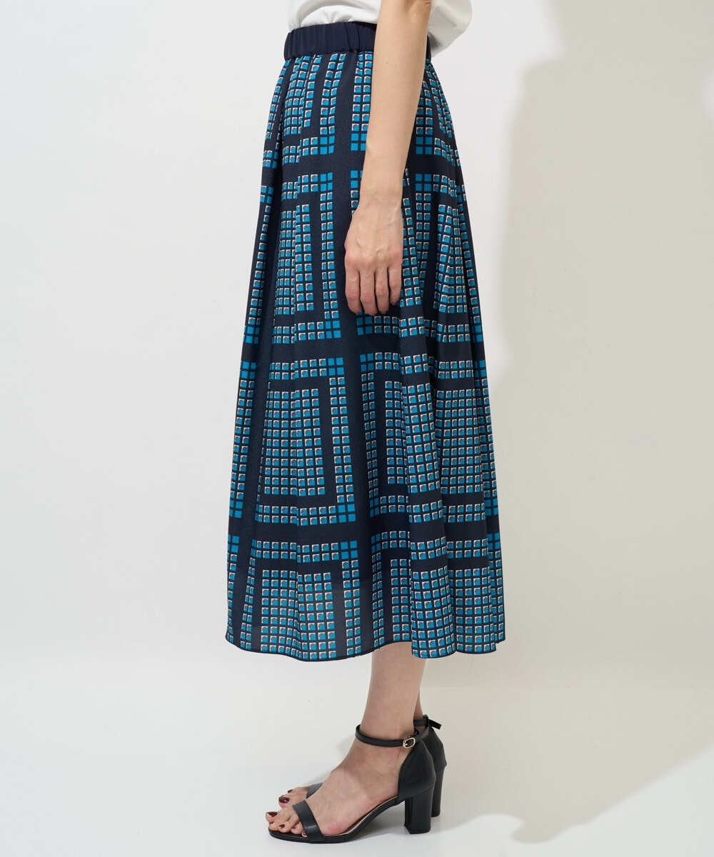 PZHGD14360 GEORGES RECH(ジョルジュ・レッシュ)  [日本製/セットアップ対応]ジオメトリックスカーフ柄スカート ネイビー系